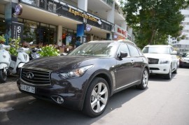 Cuối tuần, lái thử xe sang Infiniti tại Sài Gòn